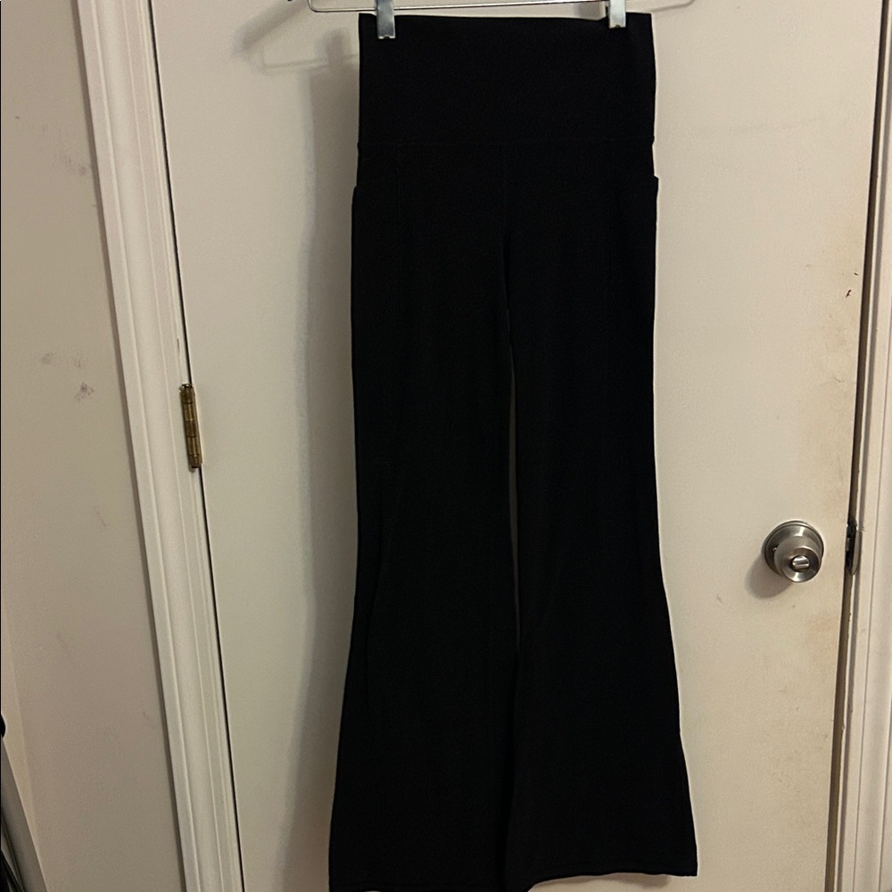 Athleta Salutation Stash flare pant XSP